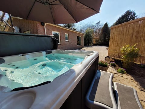 Day, Natural landscape, Hot Tub, sunbed