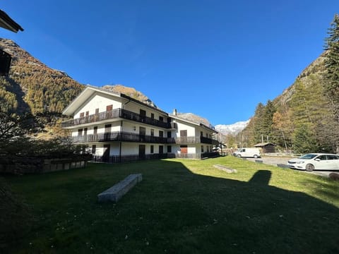 Al Cantinun Gressoney Apartment in Gressoney-Saint-Jean