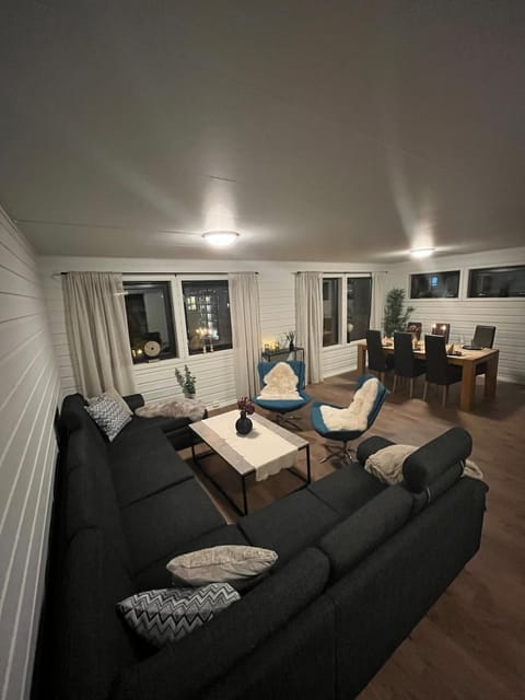 Central and charming villa with free parking Apartment in Tromso