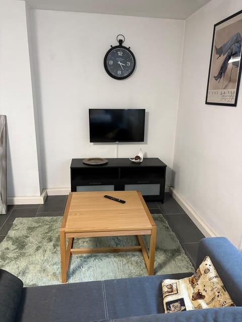 TV and multimedia, Seating area, Evening entertainment