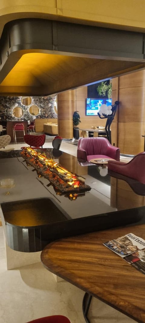 Lobby or reception, Seating area, minibar