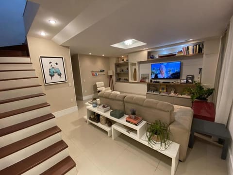 Communal lounge/ TV room, TV and multimedia, Living room, Evening entertainment