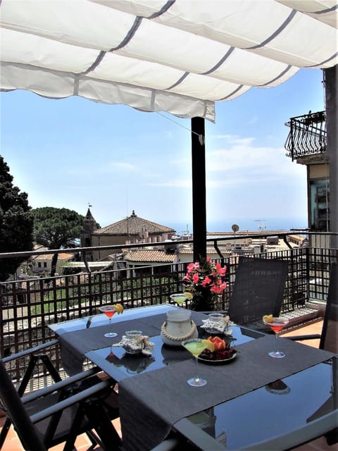 Balcony/Terrace, Dining area, City view