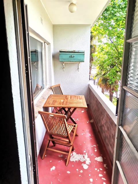 Sunny Mountain View Apartment in Stellenbosch