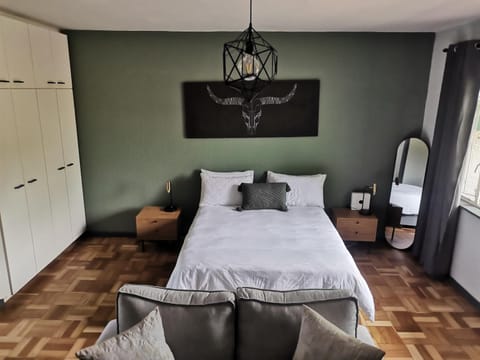 Sunny Mountain View Apartment in Stellenbosch