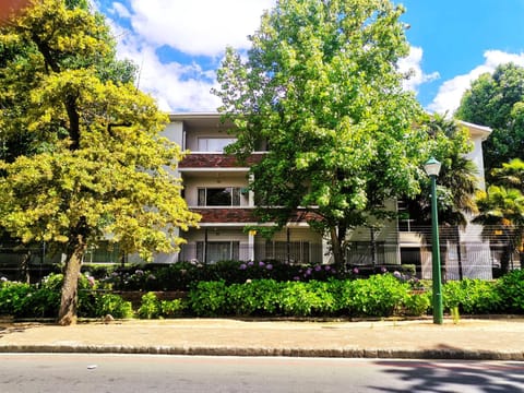 Sunny Mountain View Apartment in Stellenbosch