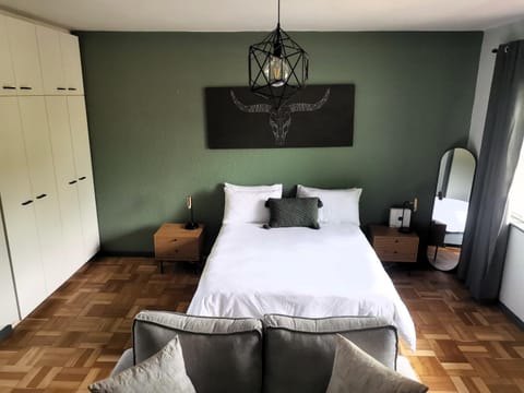 Sunny Mountain View Apartment in Stellenbosch