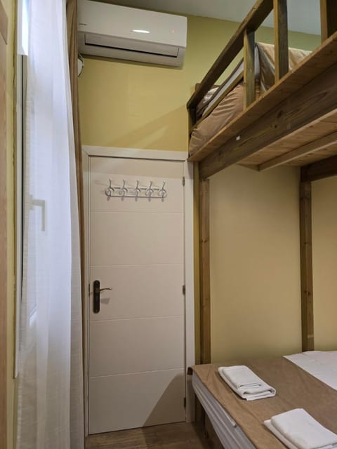 Casa Acogedora Bed and Breakfast in L'Hospitalet de Llobregat