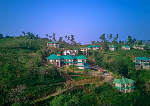 Property building, Day, Natural landscape, Bird's eye view, Mountain view
