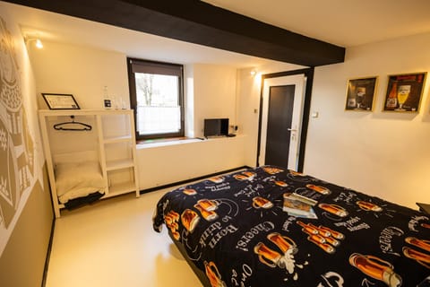Bed & Breakfast The Place 2 Beer Bed and Breakfast in Wallonia, Belgium