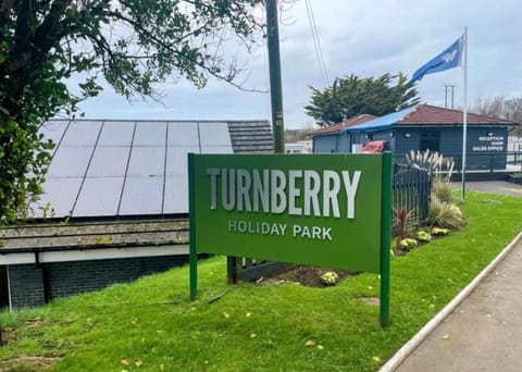 The Retreat - Turnberry Holiday Park Amazing Sea View Campground/
RV Resort in England