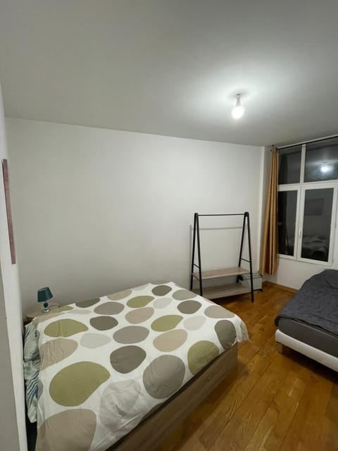 Appart 7 personnes centre-ville Apartment in Lille