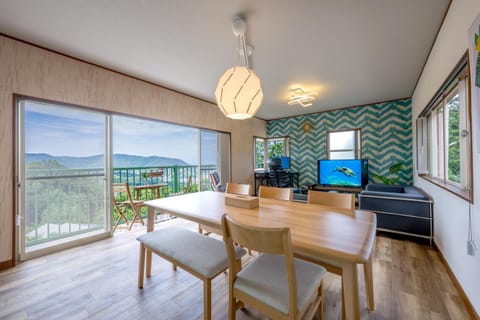 Natural landscape, Dining area, pet friendly