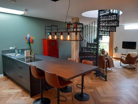Communal lounge/ TV room, Dining area