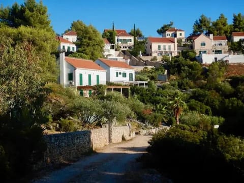 Villa Asteroídea - Tiha Mala Villa in Split-Dalmatia County