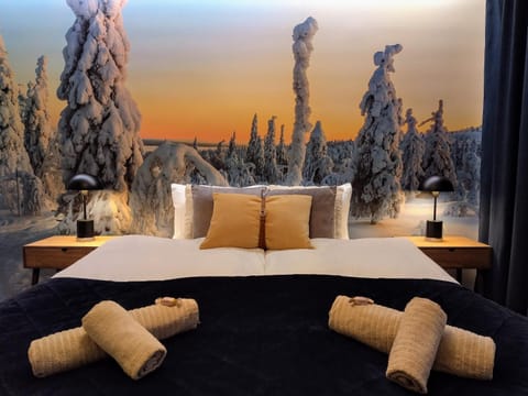 Bed, Bedroom, towels