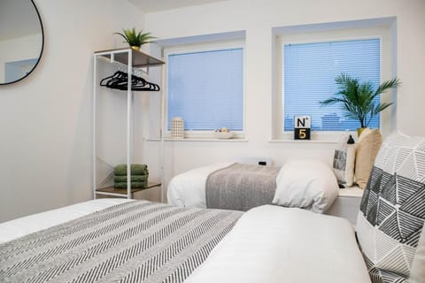 Luxury Apartment - Sleeps 5 - Rose Platinum Properties Apartment in England