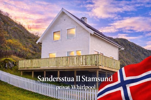 Sandersstua 2, luxury family villa with private whirlpool in Stamsund House in Lofoten