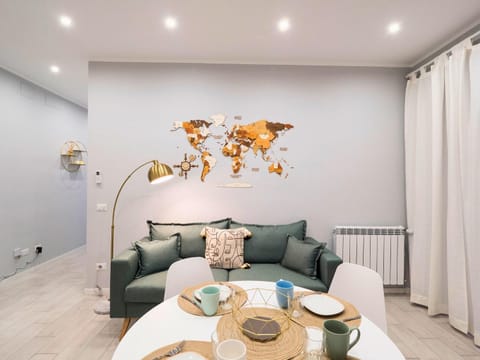 Living room, Dining area