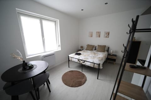 Paul Bert-3 Apartment in Cambrai