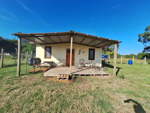 Property building, Patio, Natural landscape, Garden, Dining area, Garden view