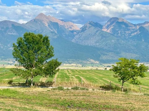 Nearby landmark, Day, Natural landscape, Mountain view