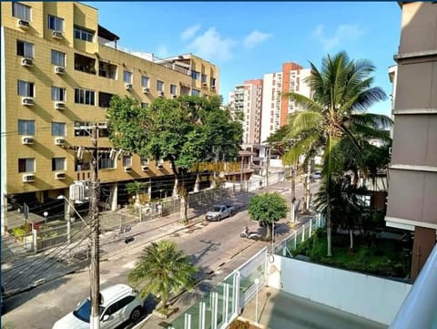 Property building, Day, Garden, City view, Location