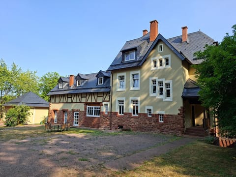 Property building, Facade/entrance, Parking