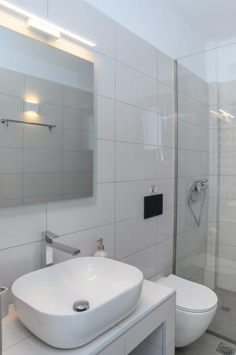 Sunny & Blue Apartment in Paros, Greece