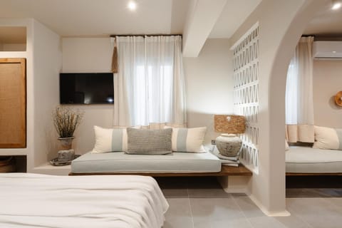 Chic Elysium - Joy Apartment in Naxos