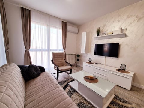 TV and multimedia, Seating area