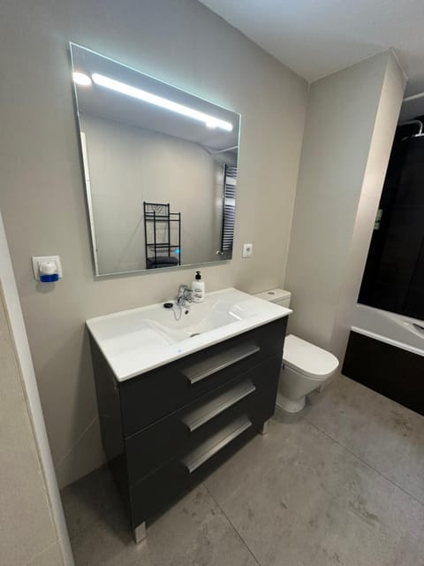 Homely Madrid River Apartment in Madrid