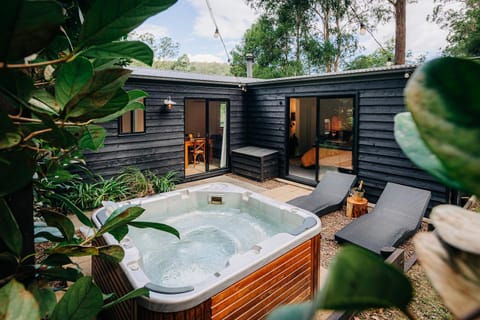 Patio, Natural landscape, BBQ facilities, Garden, Hot Tub, Garden view, sunbed