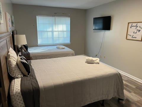 Sweet Home Alabama 4BR 2BA oasis with pool WI-FI House in Montgomery