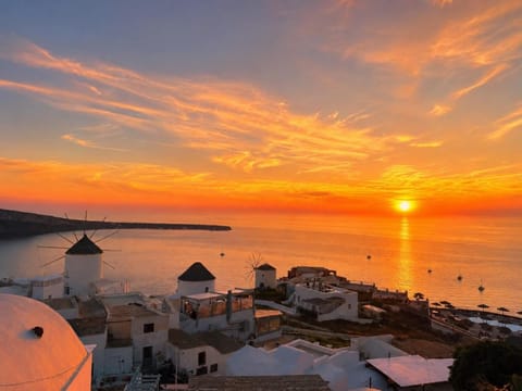 Property building, Nearby landmark, Natural landscape, Balcony/Terrace, Balcony/Terrace, Sea view, Sunset