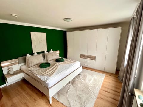 Bed, Bedroom, wardrobe