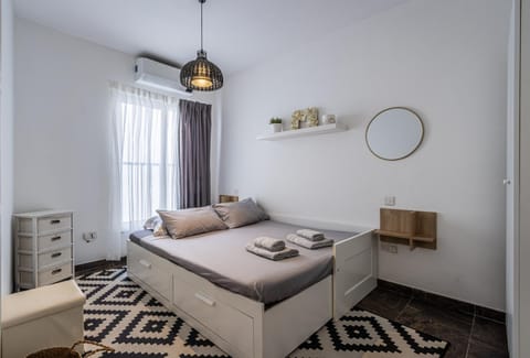 Bedroom, heating, air conditioner