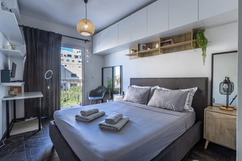 Bedroom, air conditioner