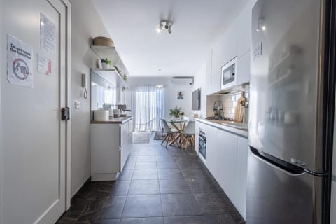 Coffee/tea facilities, oven, stove, kitchen, air conditioner