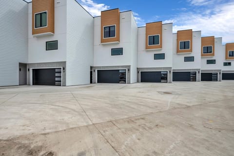 228 Hwy 71 S D21, Arnolds Park House in Arnolds Park