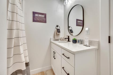 228 Hwy 71 S D21, Arnolds Park House in Arnolds Park