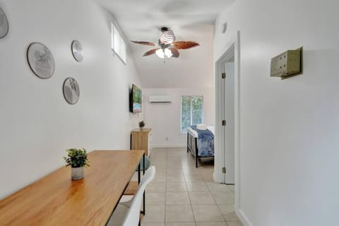 Tropical Oasis Studio w Pool Inn in Fort Lauderdale