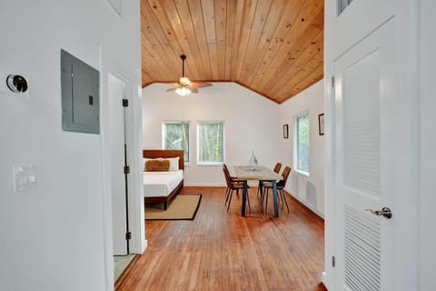 Tropical Oasis Studio w Pool Inn in Fort Lauderdale