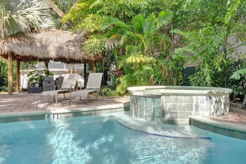 Tropical Oasis Studio w Pool Inn in Fort Lauderdale