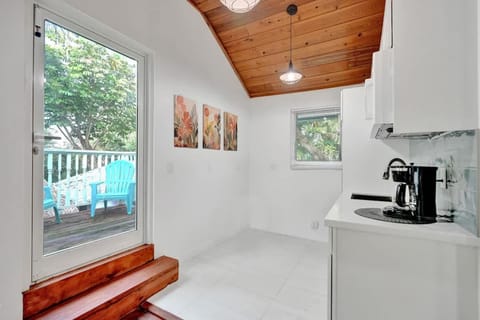 Tropical Oasis Studio w Pool Inn in Fort Lauderdale