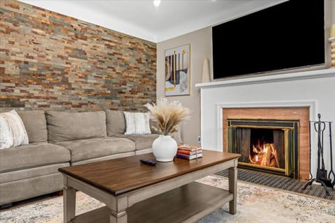 Newly Renovated 4 Bedroom 2 Bath Downtown Dearborn House in Dearborn Heights