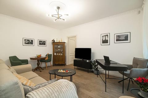 TV and multimedia, Seating area