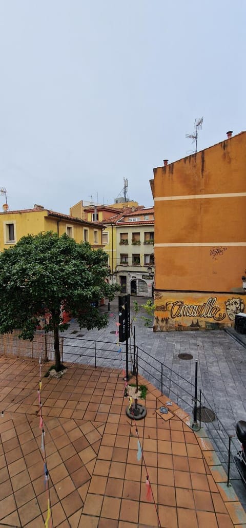 Property building, Day, Neighbourhood, City view, Street view, Location