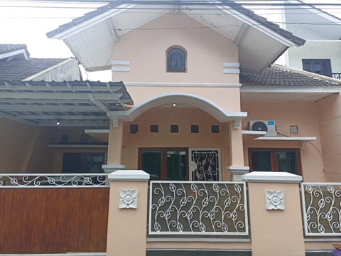 Property building, Day, View (from property/room), Balcony/Terrace, Inner courtyard view