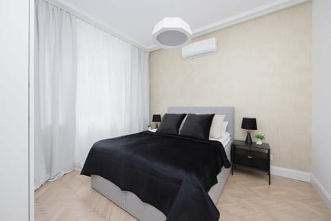 Bed, Photo of the whole room, Bedroom, air conditioner